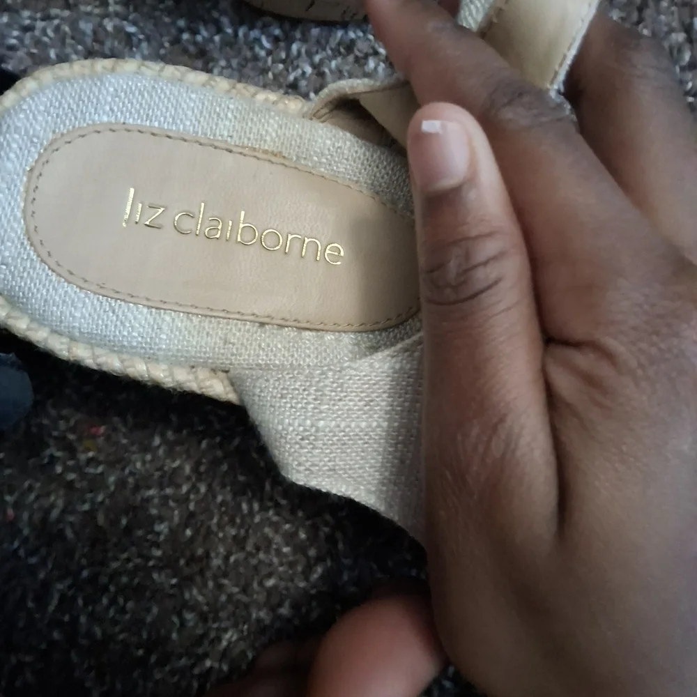 Liz Claiborne Cream Wedge Sandals with Bow
